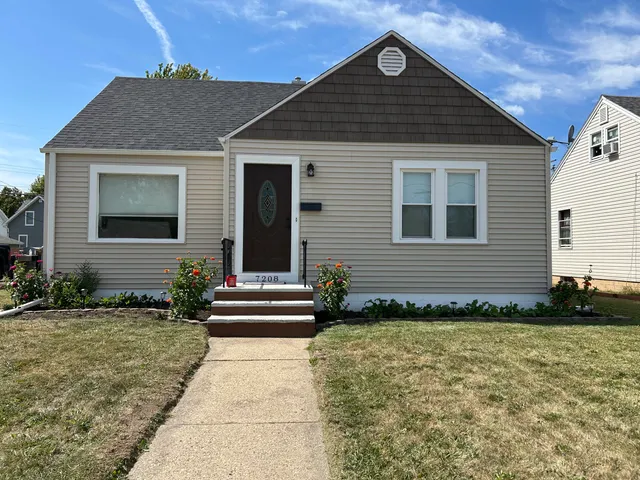 $269,900 | 7208 30th Avenue, Kenosha, WI 53142