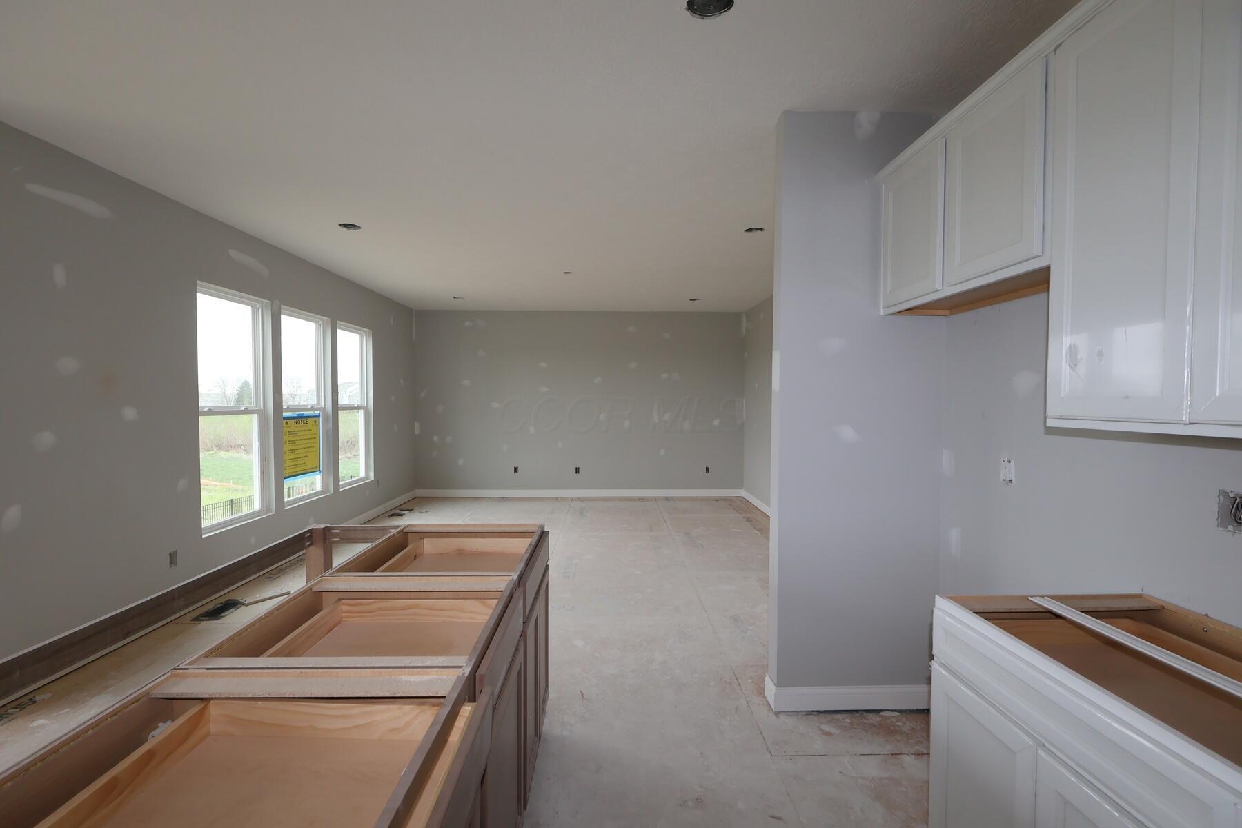 422 Cherry Hills Road Commercial Point, OH 43116 - Photo 4 of 21 Kitchen