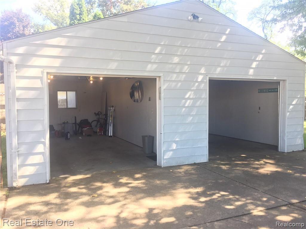 1217 West Webster Road Royal Oak, MI 48073 - Photo 22 of 24 garage angled front view.jpeg