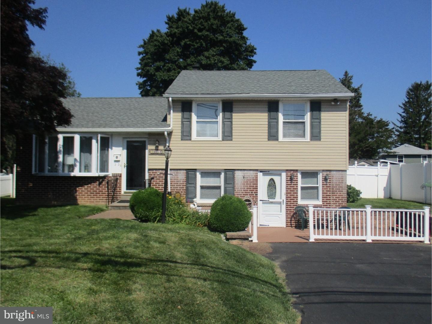 11038 Knights Road Philadelphia, PA 19154 - Photo 2 of 21 Exterior Front