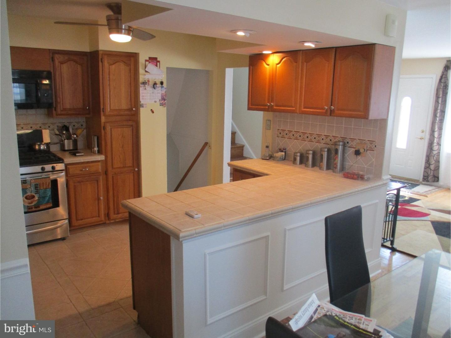 11038 Knights Road Philadelphia, PA 19154 - Photo 13 of 21 Kitchen