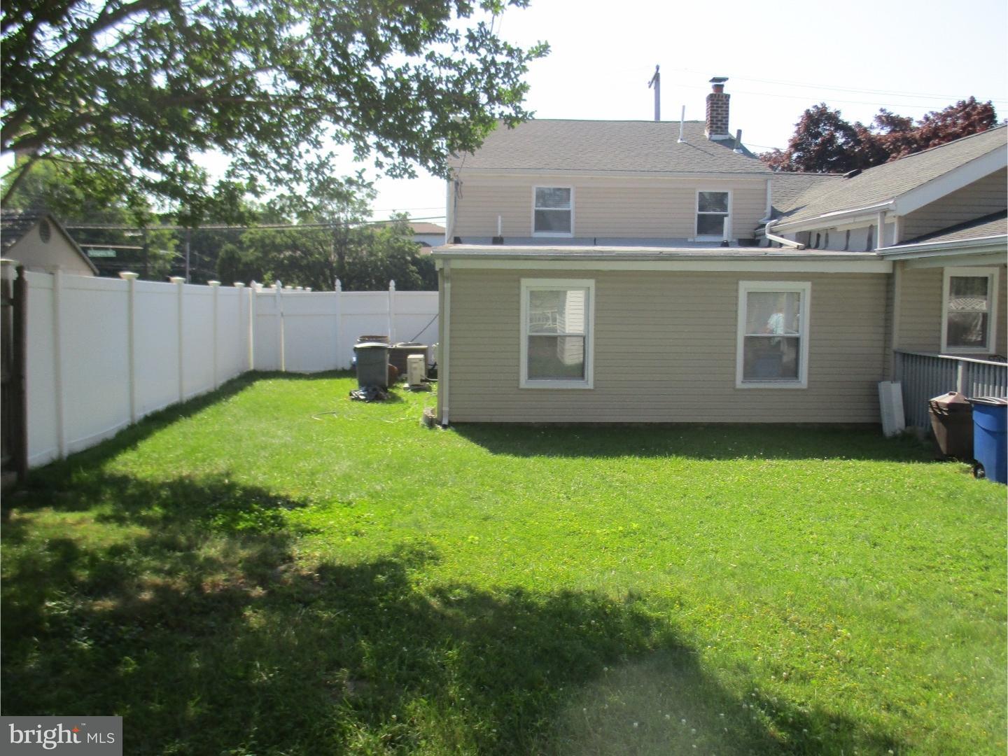 11038 Knights Road Philadelphia, PA 19154 - Photo 7 of 21 Exterior Side