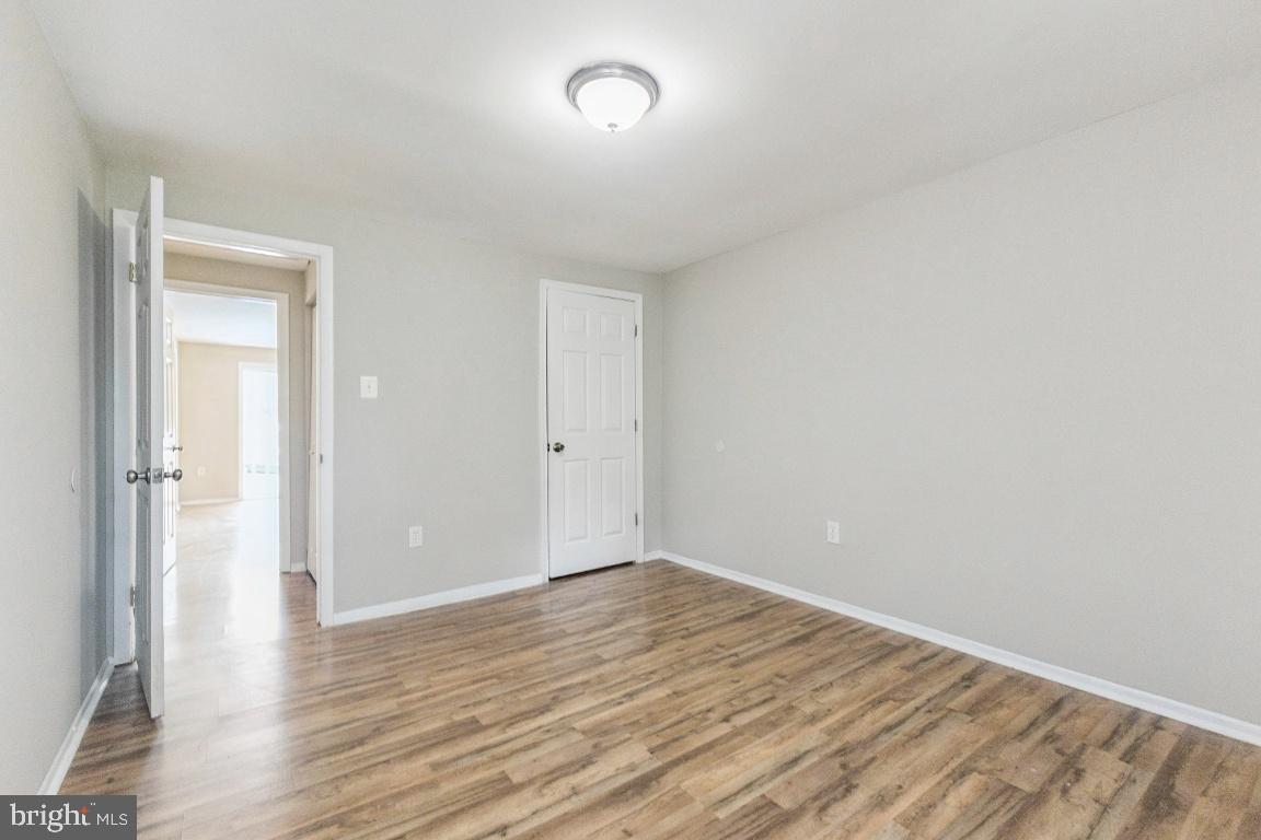 203 North Cottage Road Sterling, VA 20164 - Photo 18 of 25 Gallery Image 18