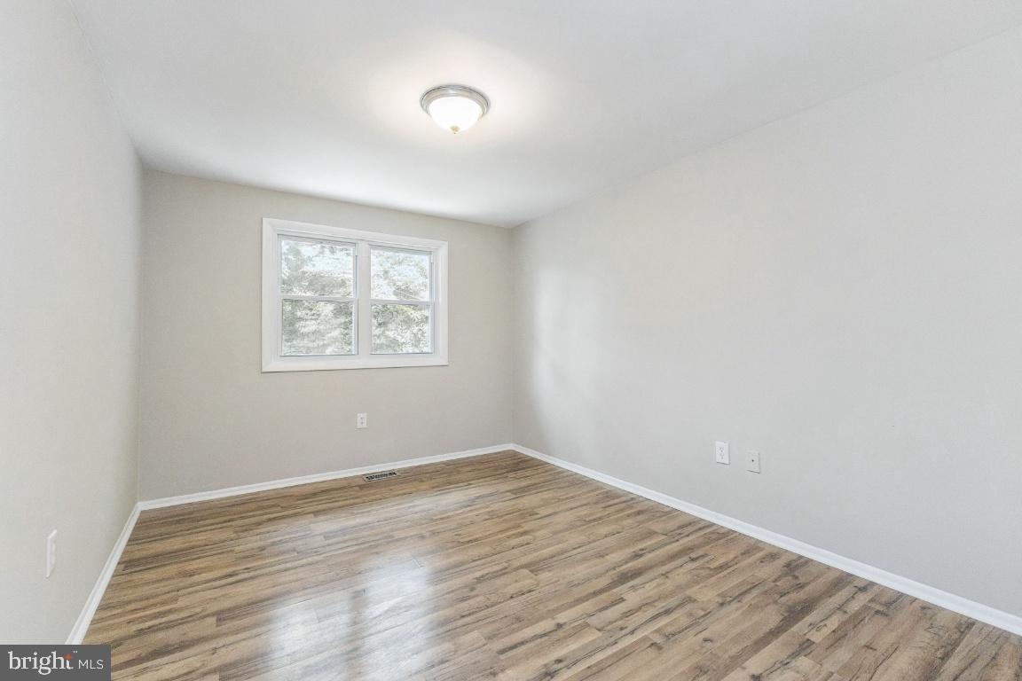 203 North Cottage Road Sterling, VA 20164 - Photo 19 of 25 Gallery Image 19