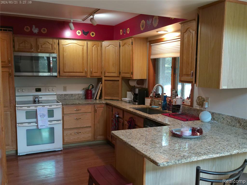 6140 Mc Guire Road Fenton, MI 48430 - Photo 12 of 48 Gallery Image 12