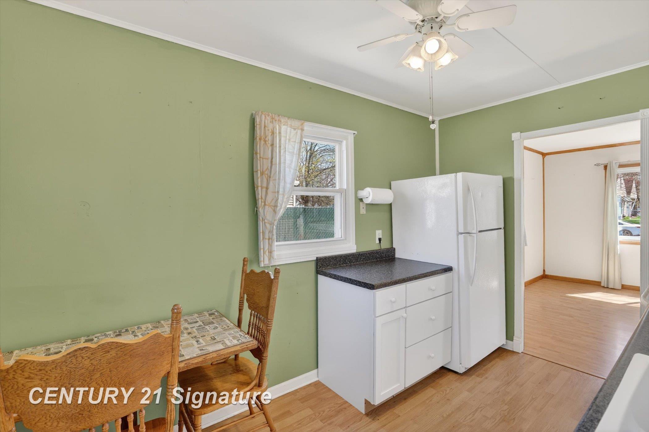 1307 East Hurley Road Midland, MI 48642 - Photo 11 of 22 Kitchen