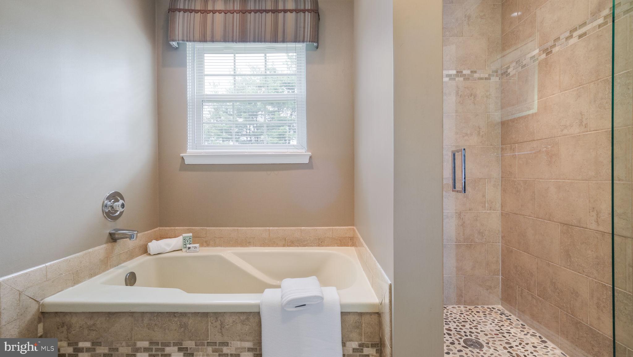 1482 Overlook Road Yardley, PA 19067 - Photo 32 of 49 Gallery Image 32