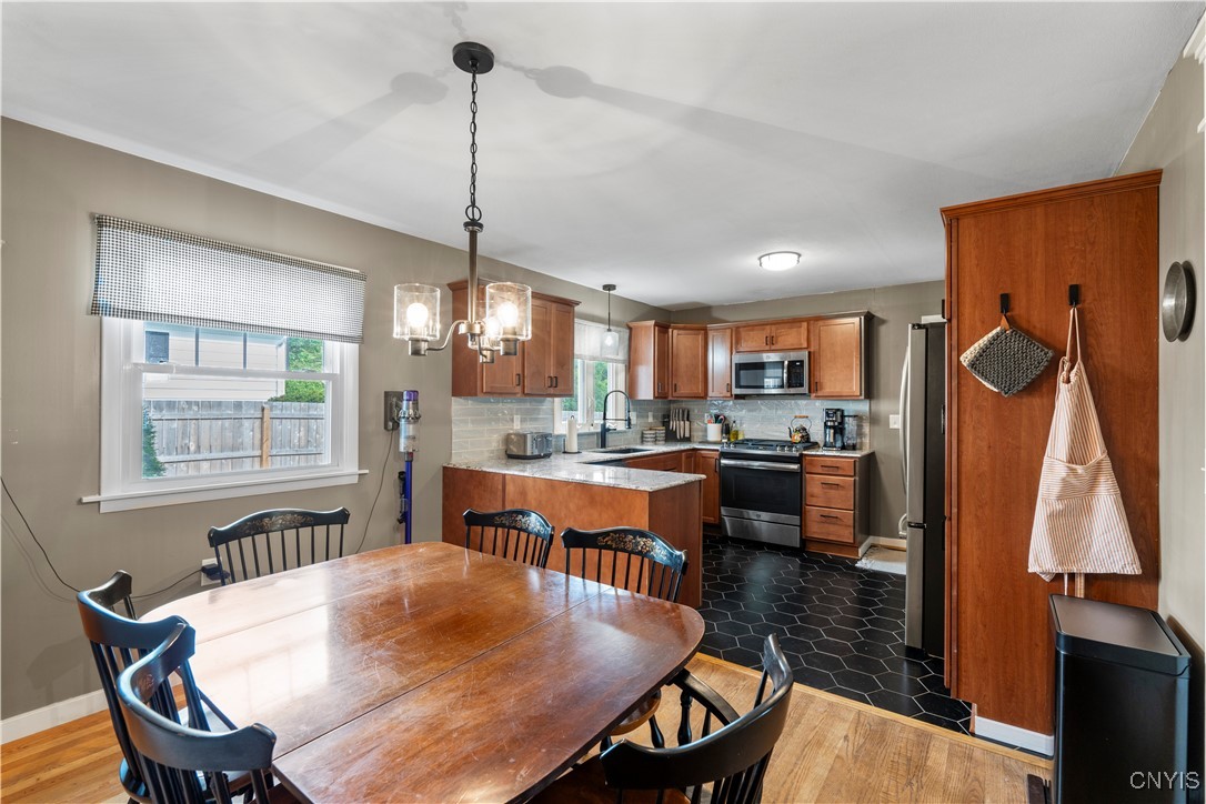 100 Grove Avenue Auburn, NY 13021 - Photo 11 of 41