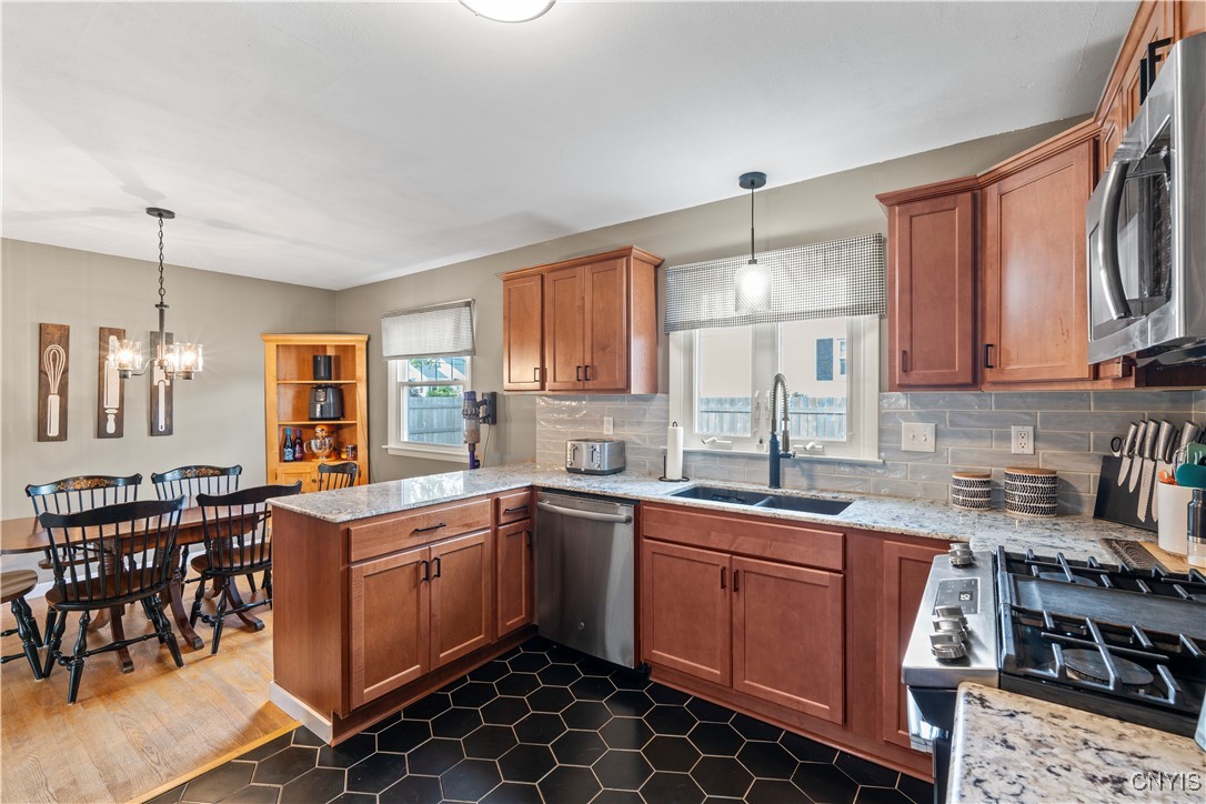 100 Grove Avenue Auburn, NY 13021 - Photo 6 of 41