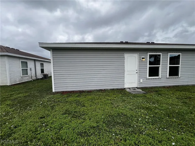 $1,599 | 18319 Gibraltar Lane, Lehigh Acres, FL 33936
