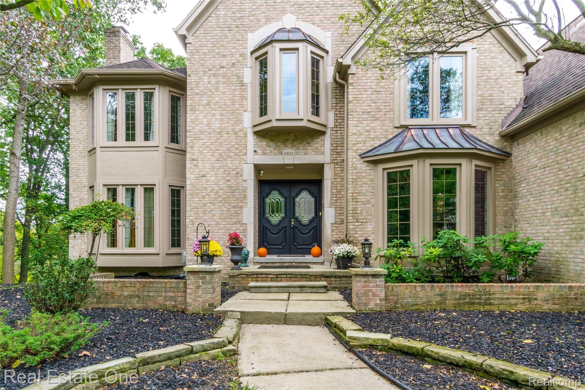 2802 Eagle Drive Rochester, MI 48309 - Photo 2 of 78 Exteriors (2 of 11).jpg