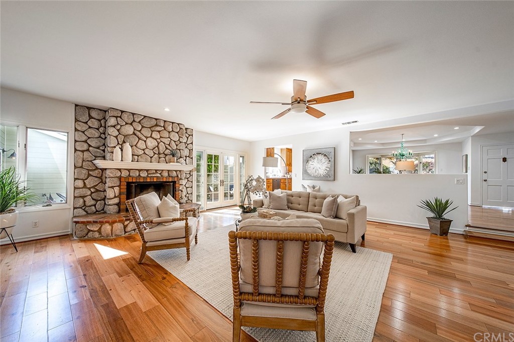 222 North Attica Drive Long Beach, CA 90803 - Photo 3 of 48 Large Great Room