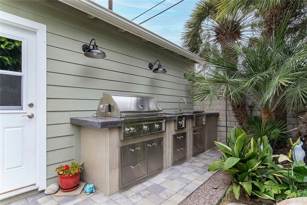 222 North Attica Drive Long Beach, CA 90803 - Photo 32 of 48 Outdoor Kitchen