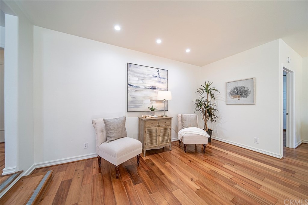 222 North Attica Drive Long Beach, CA 90803 - Photo 6 of 48