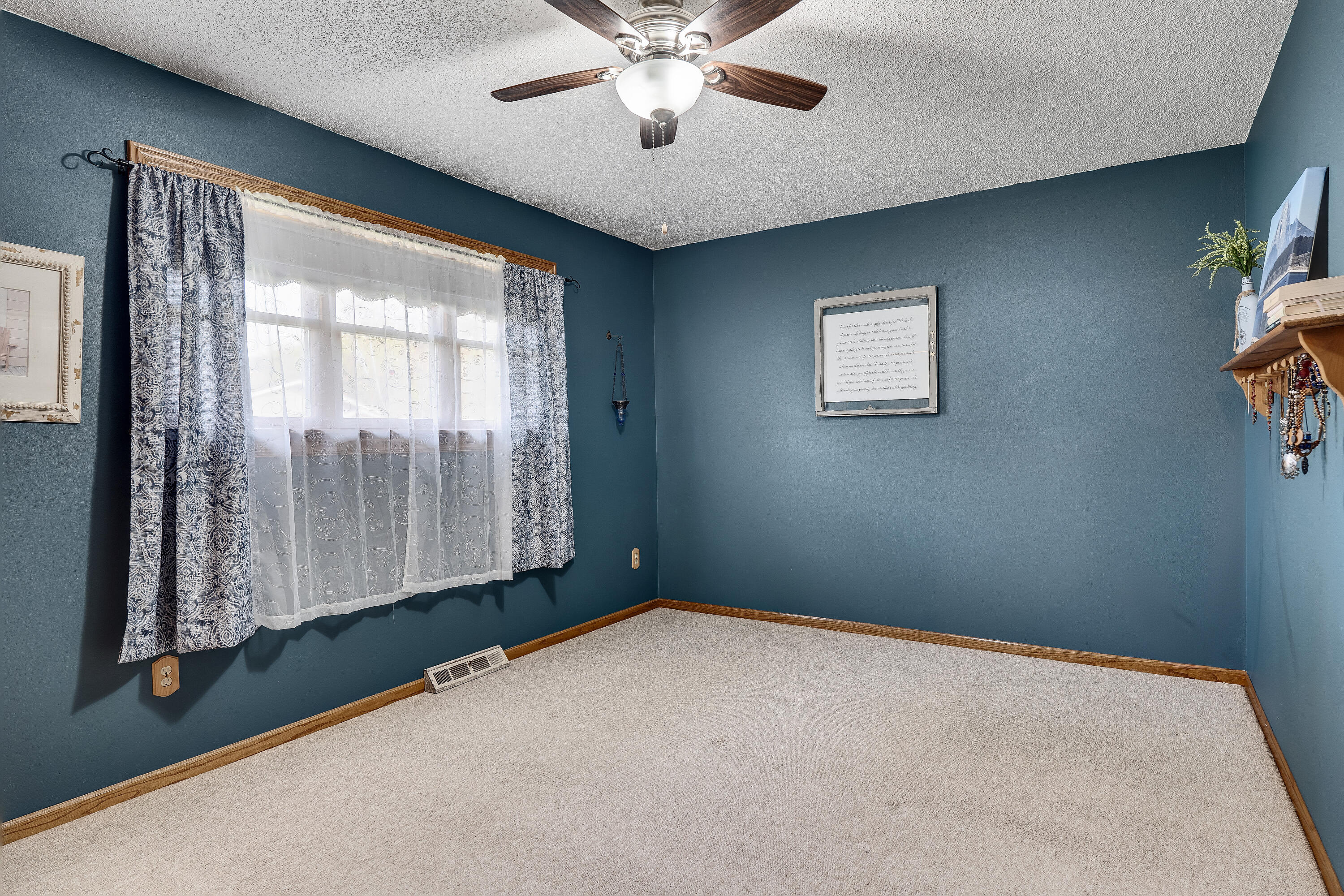 2956 South Marion Road La Crosse, WI 54601 - Photo 17 of 31 Bedroom