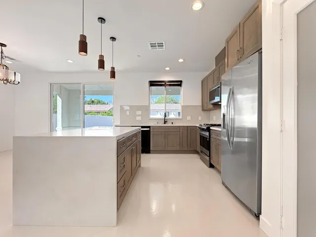 $3,400 | 33059 Rancho Vista Drive, Cathedral City, CA 92234