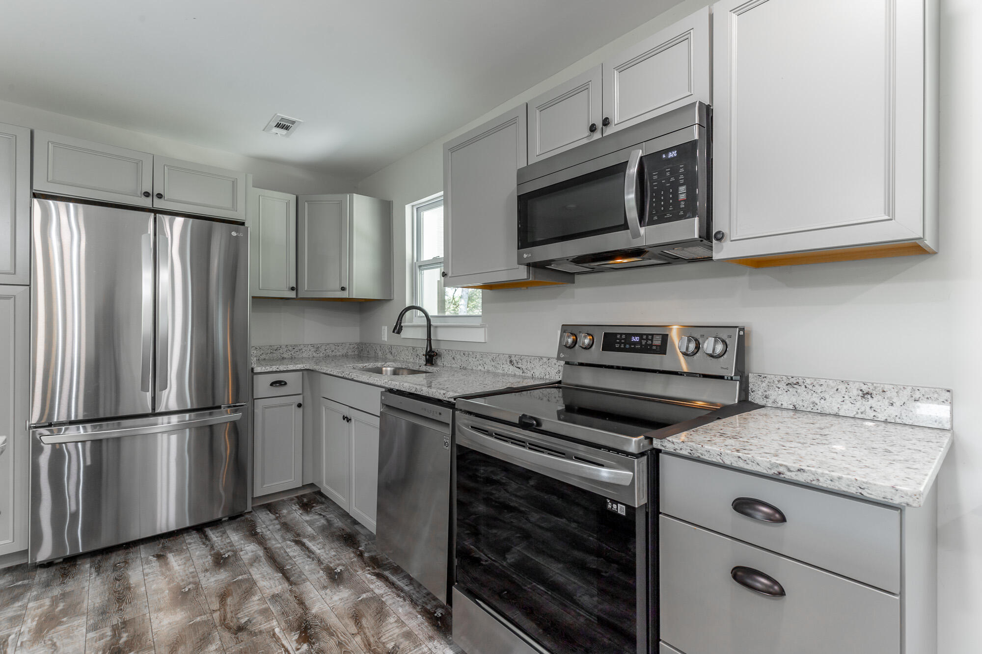 838 Campbell Road Tunnel Hill, GA 30755 - Photo 9 of 60 Stainless appliances