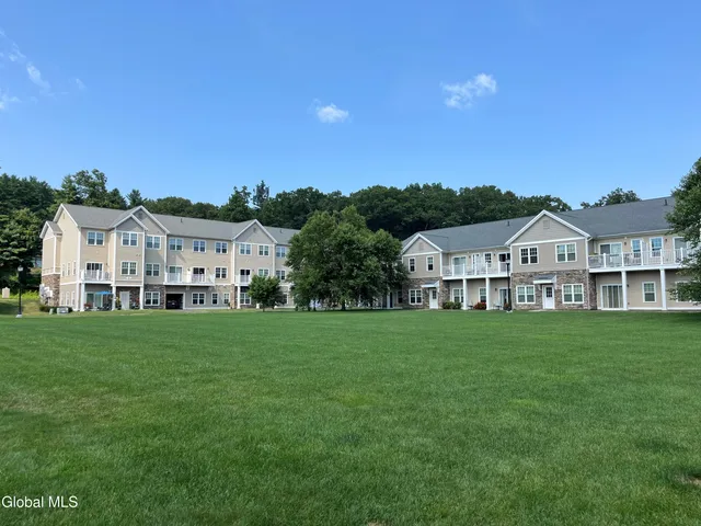 $3,045 | 74 Weibel Avenue, Unit 4STR206, Saratoga Springs, NY 12866