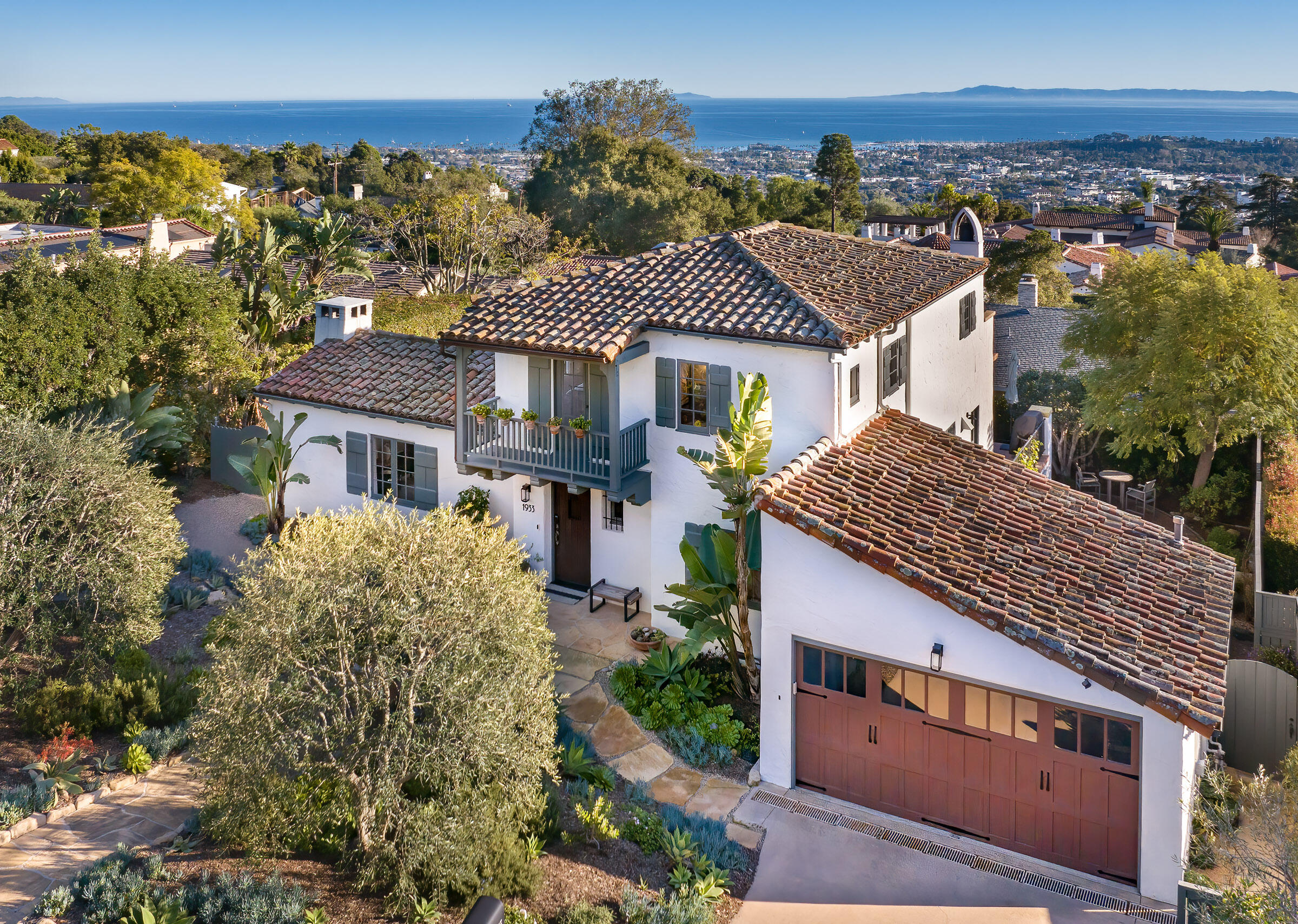 1933 Mission Ridge Road Santa Barbara, CA 93103 - Photo 28 of 30 a front view of a house with a yard