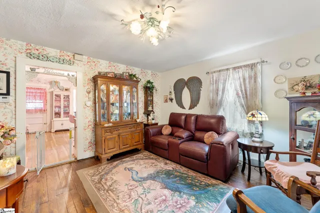 $169,000 | 342 North Hampton Street, Calhoun Falls, SC 29628