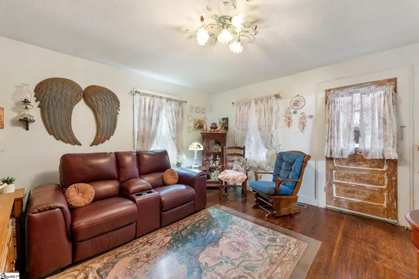 $134,900 | 342 North Hampton Street, Calhoun Falls, SC 29628