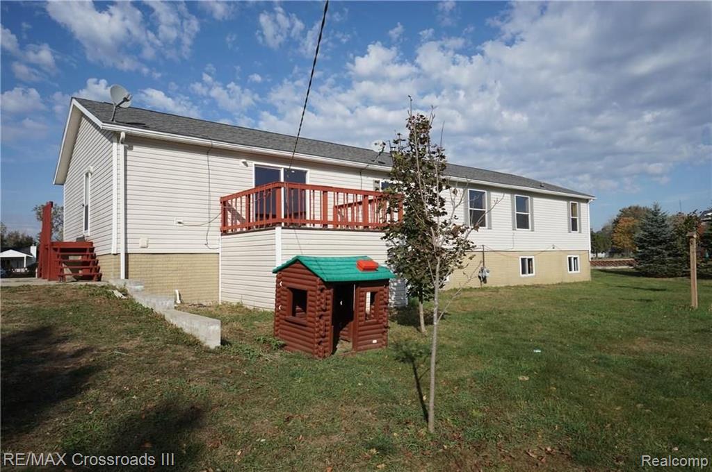 49903 Martz Road Belleville, MI 48111 - Photo 3 of 15 Gallery Image 3