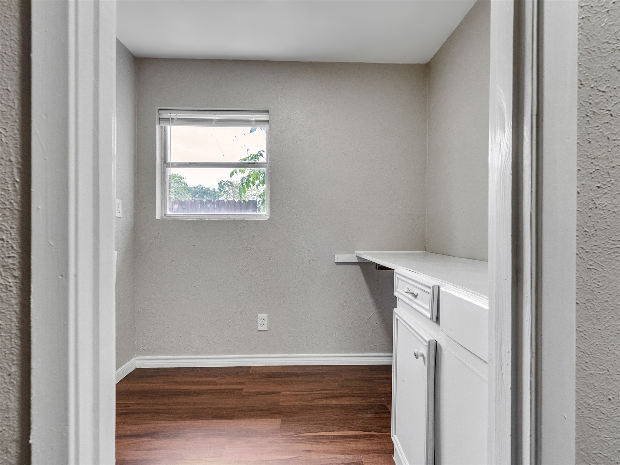 9605 Belfast Road La Porte, TX 77571 - Photo 18 of 22 Laundry Room