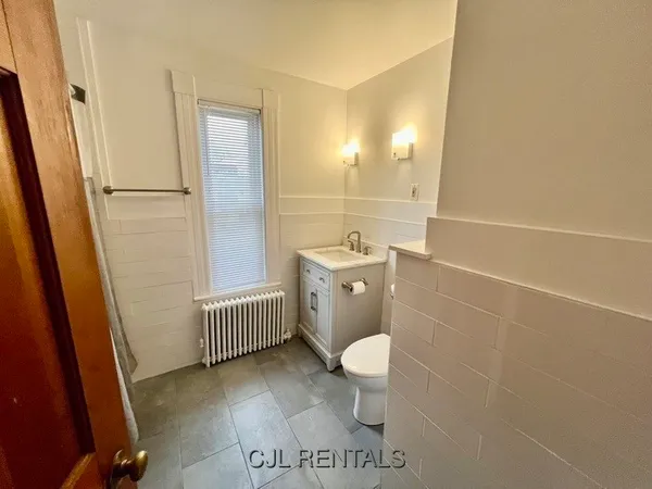 $3,600 | 50 Pond Street, Unit 2, Waltham, MA 02451