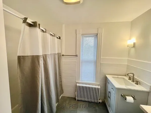 $3,600 | 50 Pond Street, Unit 2, Waltham, MA 02451