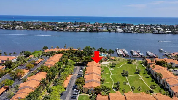 $2,350 | 145 Yacht Club Way, Unit 304, Hypoluxo, FL 33462