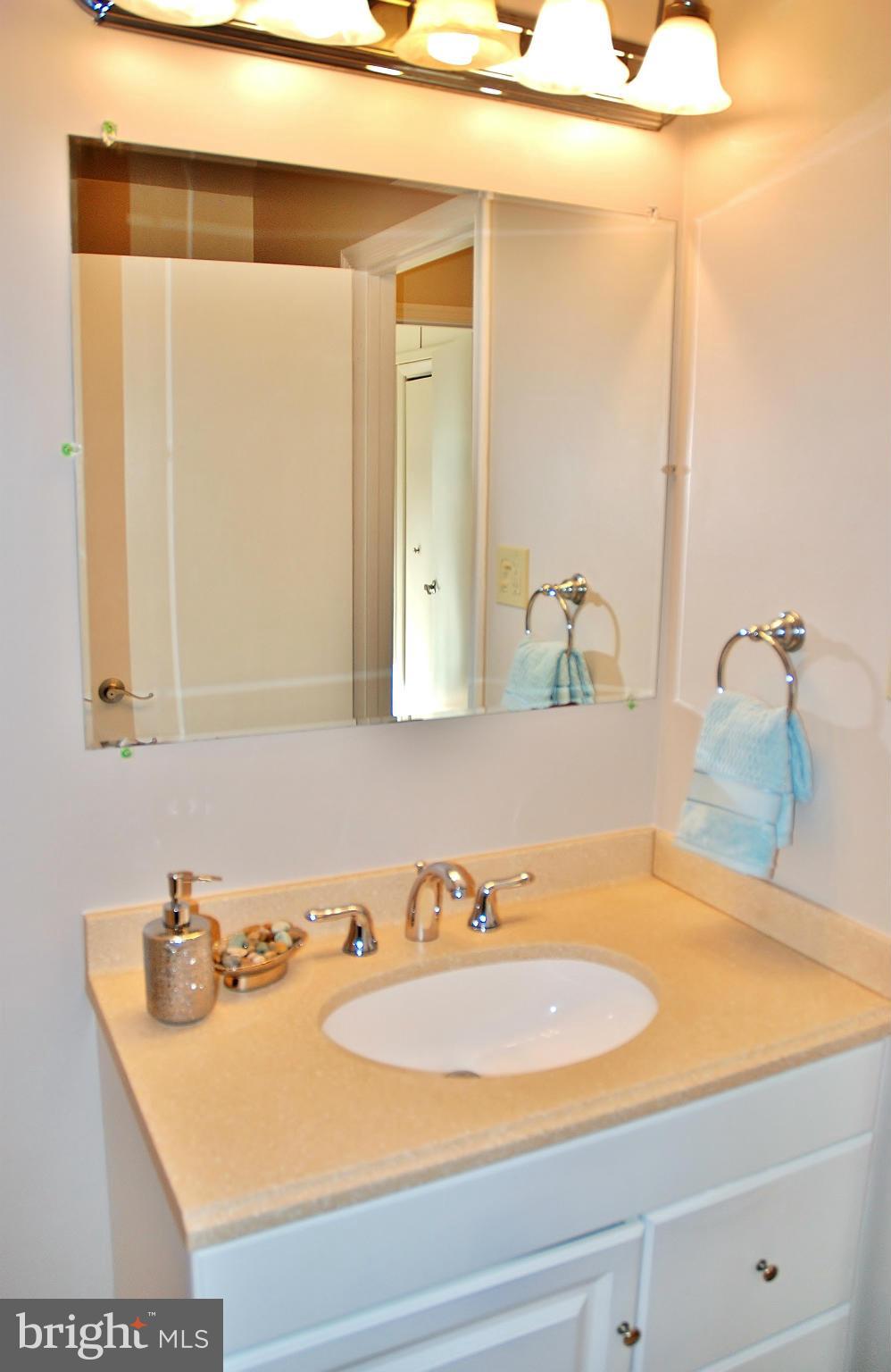 2118 Bucknell Terrace, Unit 34 Silver Spring, MD 20902 - Photo 16 of 27 Bath