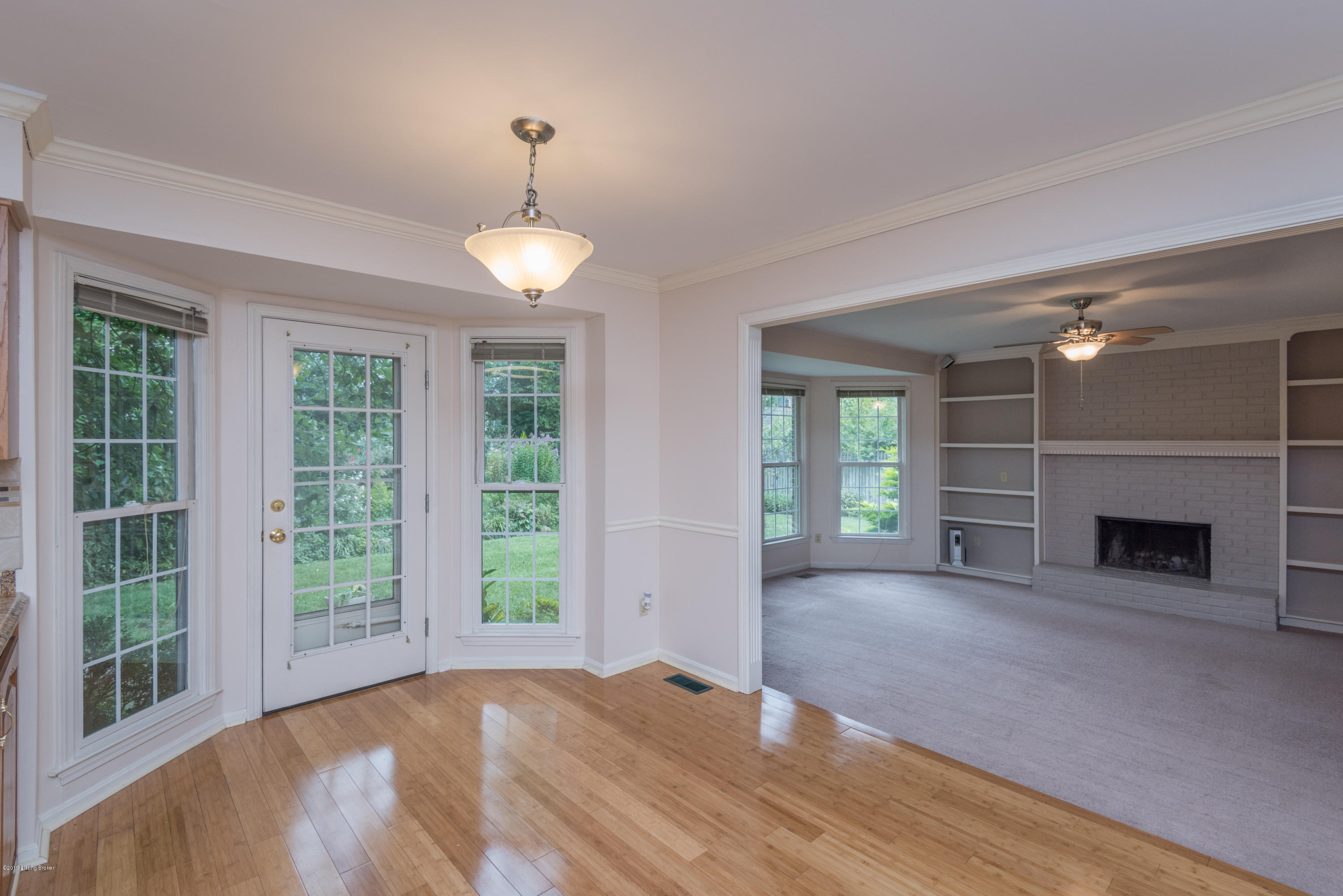 8314 Lacevine Road Louisville, KY 40220 - Photo 11 of 39 Eating area in the kitchen looking into the family room
