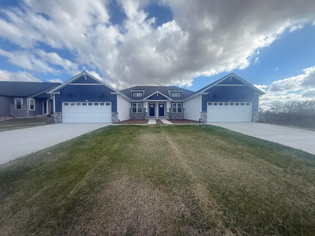 $389,900 | 510 Golf Drive, Jefferson, WI 53549