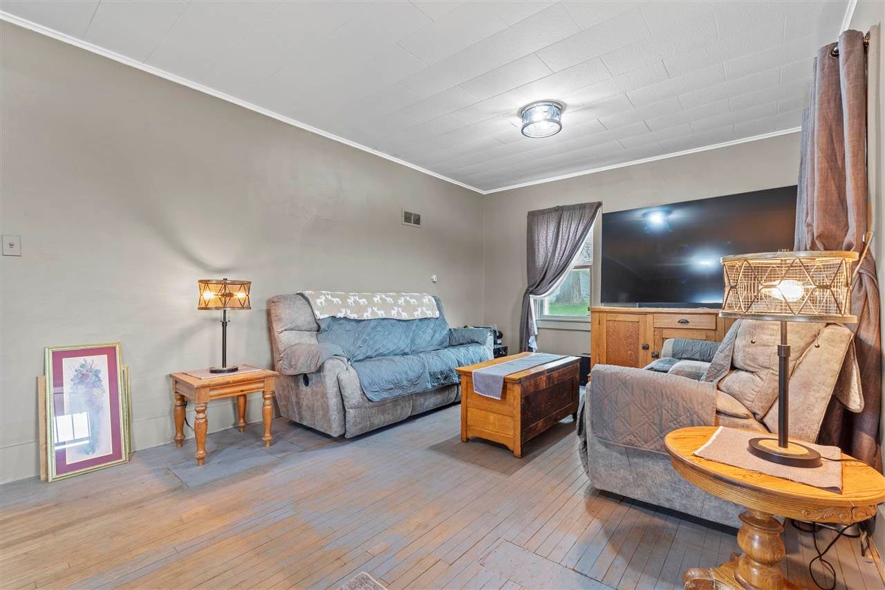 3802 Tipton Road Muscatine, IA 52761 - Photo 5 of 44 Gallery Image 5