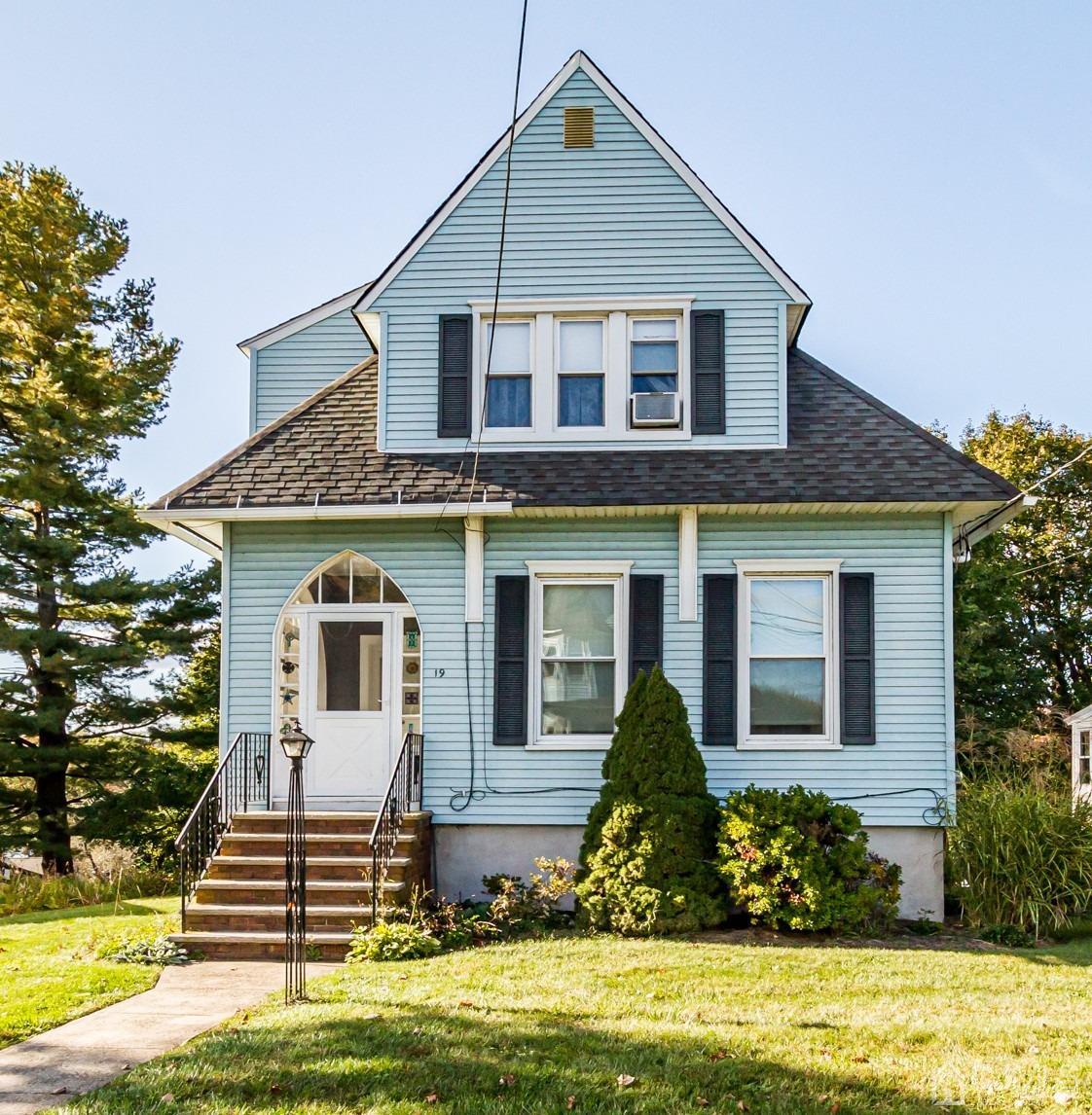 19 Kings Road Netcong, NJ 07857 - Photo 1 of 24 a front view of a house with a yard
