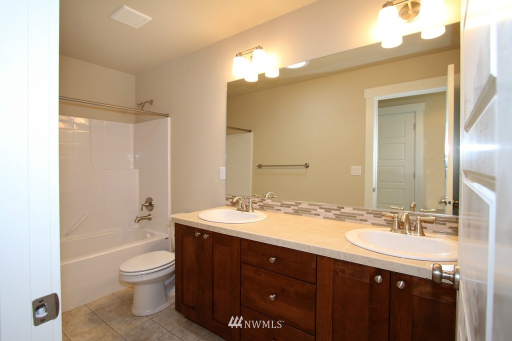 21114 35th Drive Southeast Bothell, WA 98021 - Photo 16 of 20 Gallery Image 16