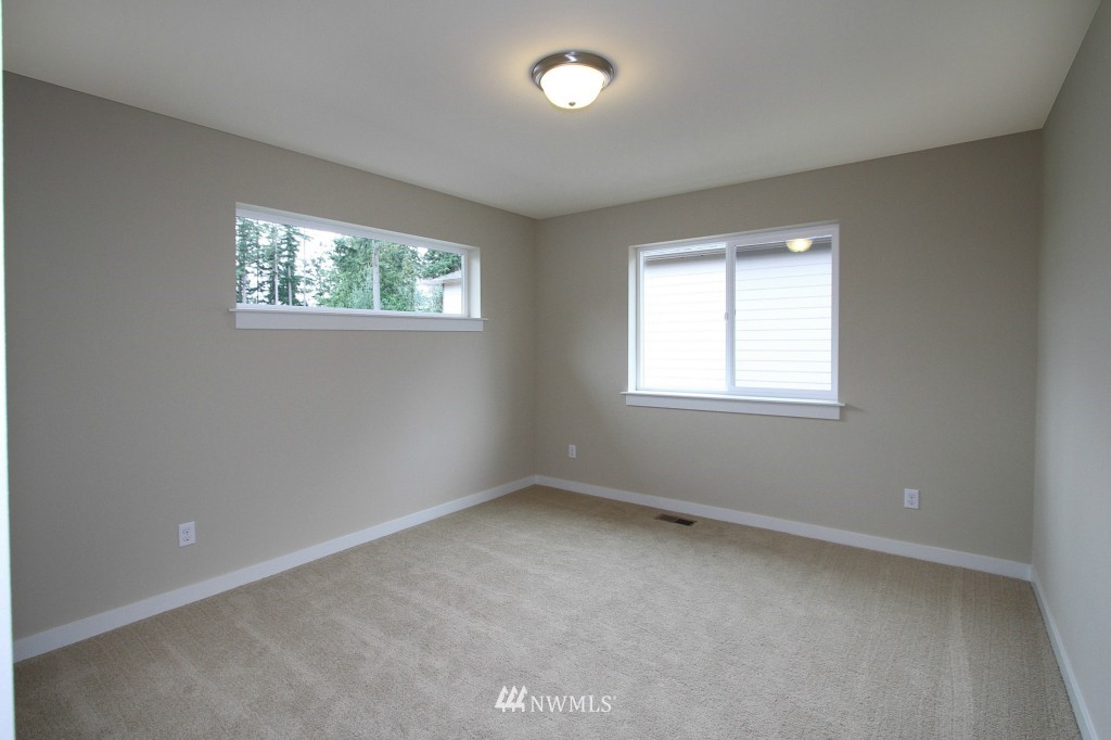 21114 35th Drive Southeast Bothell, WA 98021 - Photo 17 of 20 Gallery Image 17