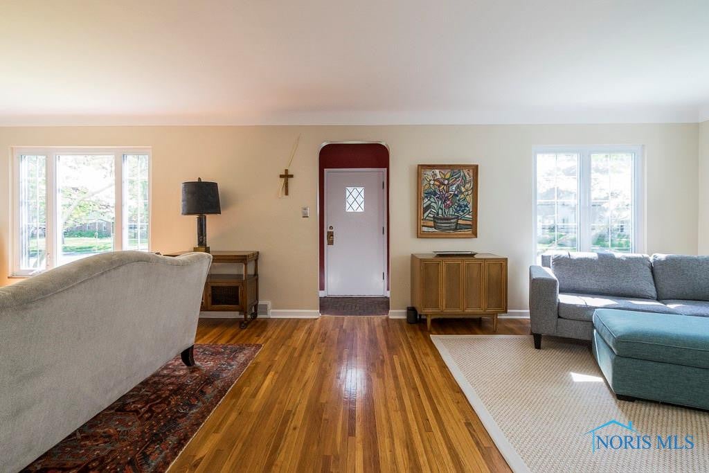 2351 Hempstead Road Toledo, OH 43606 - Photo 3 of 26 Gallery Image 3
