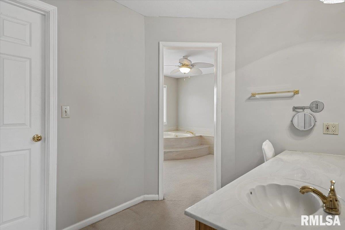 6401 Raintree Place Springfield, IL 62712 - Photo 34 of 58