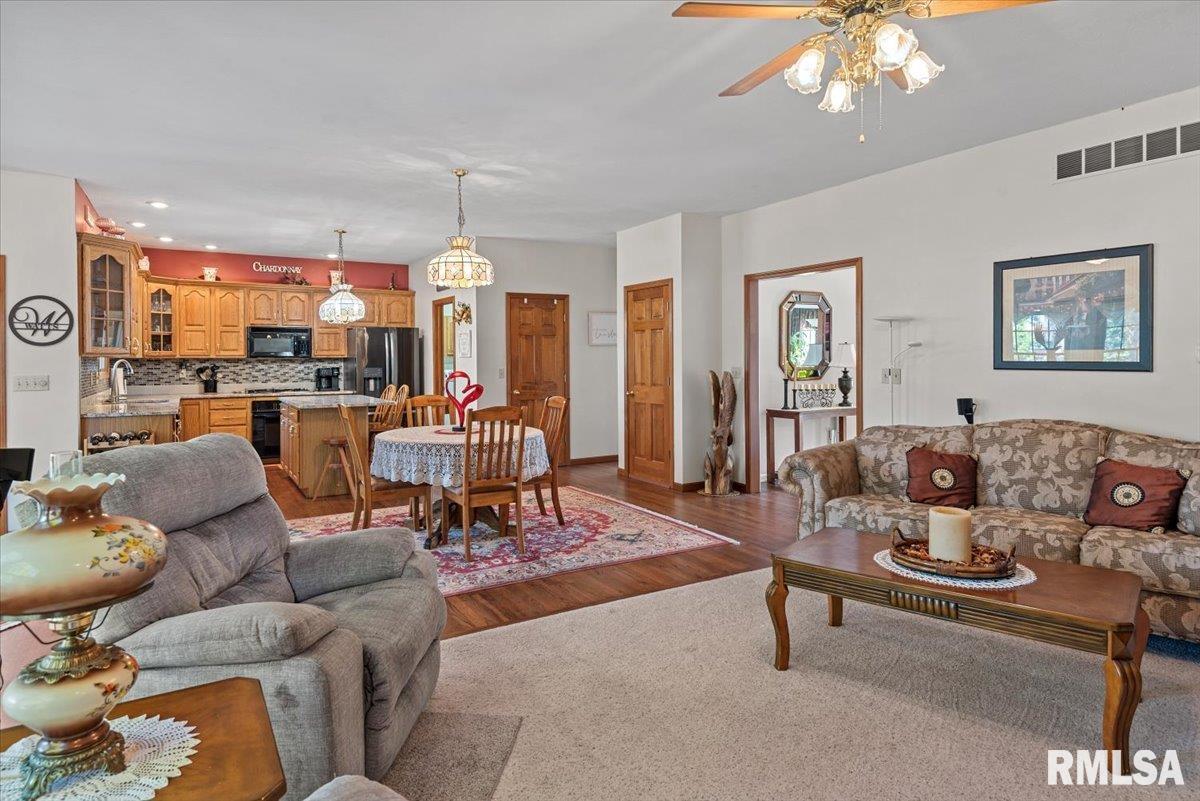 6401 Raintree Place Springfield, IL 62712 - Photo 10 of 53