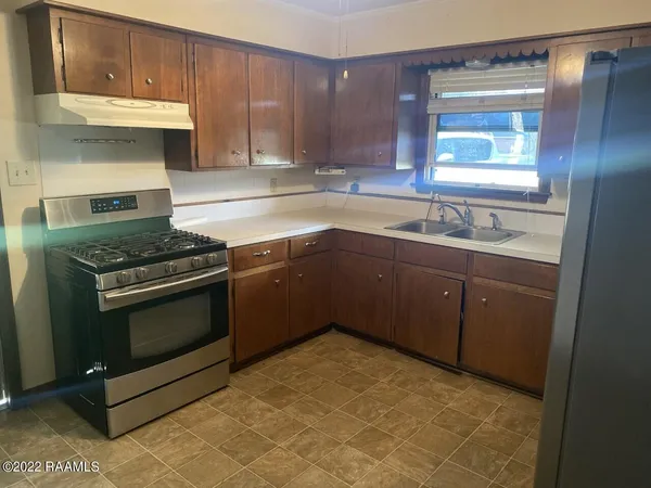 $1,300 | 109 Yvonne Street, Broussard, LA 70518