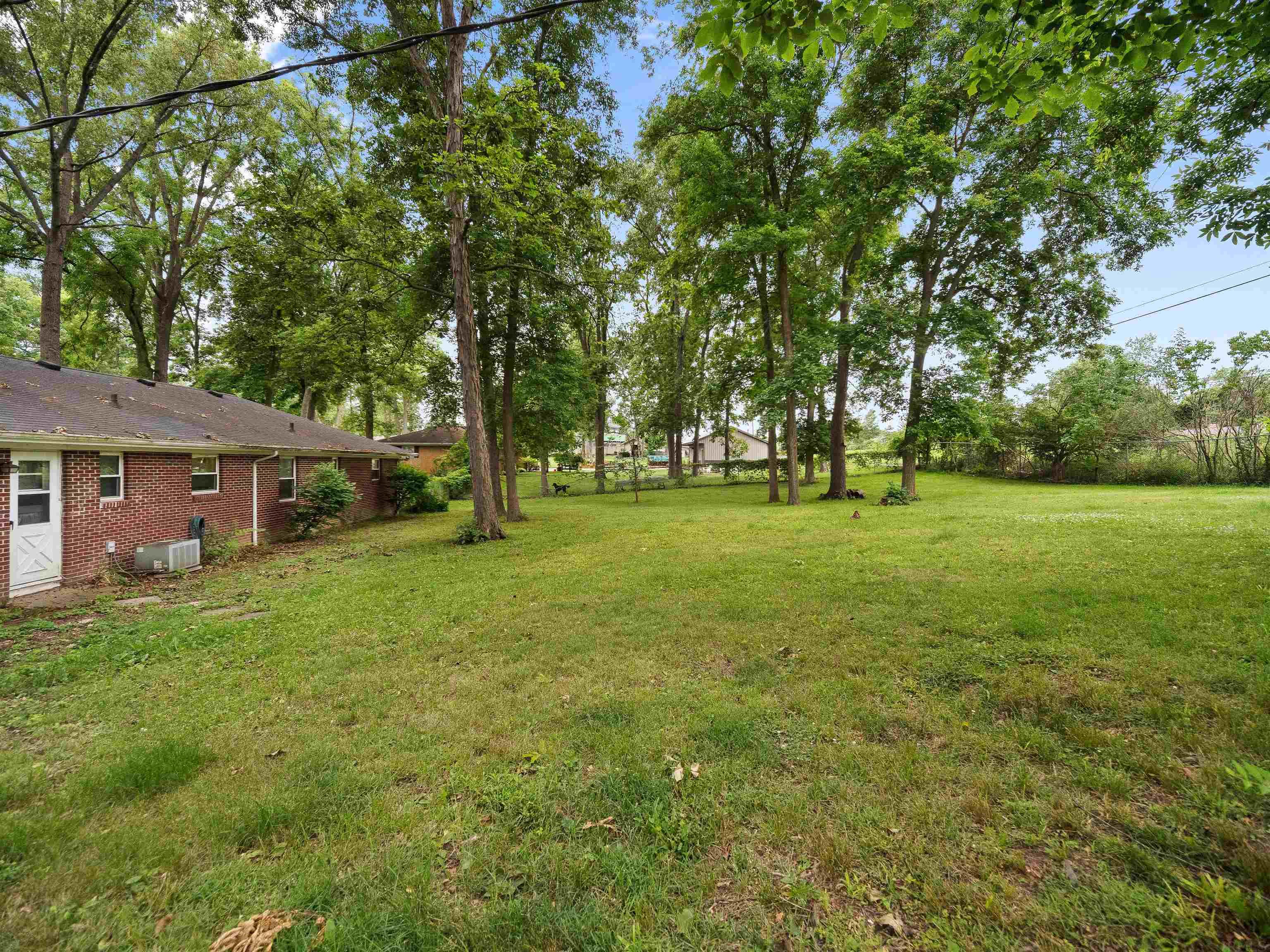 9556 Manor Woods Road Fort Wayne, IN 46804 - Photo 5 of 35 Gallery Image 5