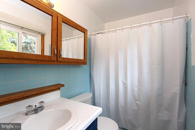17117 Longdraft Road Gaithersburg, MD 20878 - Photo 2 of 21 Bath (Master)