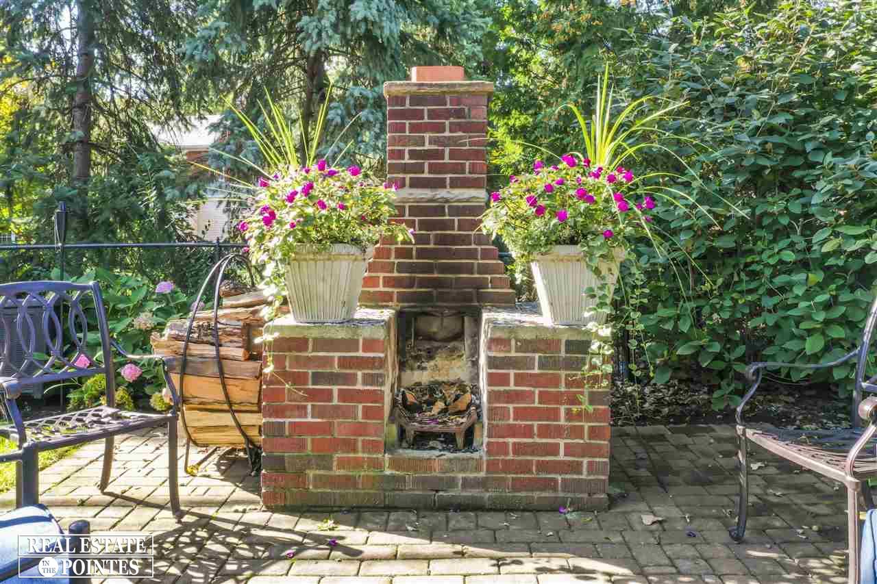 1887 Broadstone Road Grosse Pointe Woods, MI 48236 - Photo 37 of 41
