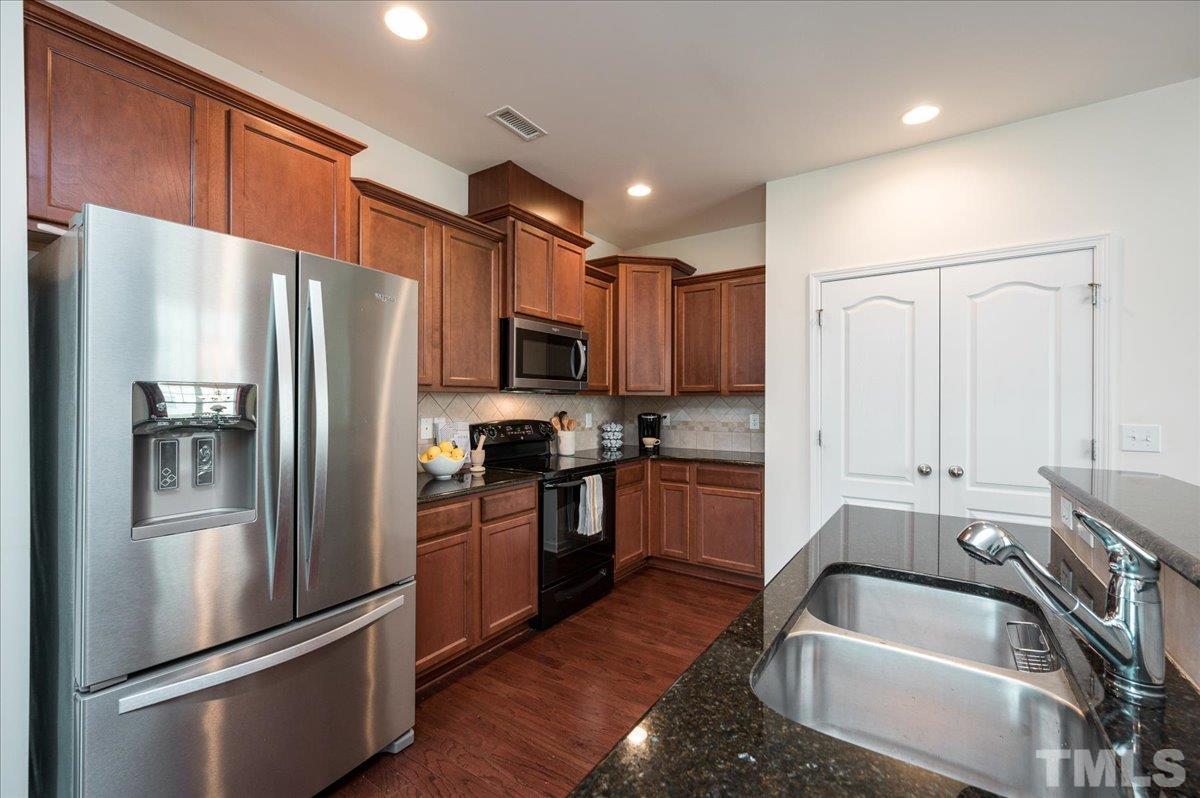 8318 Niayah Way Raleigh, NC 27612 - Photo 7 of 25 Gallery Image 7