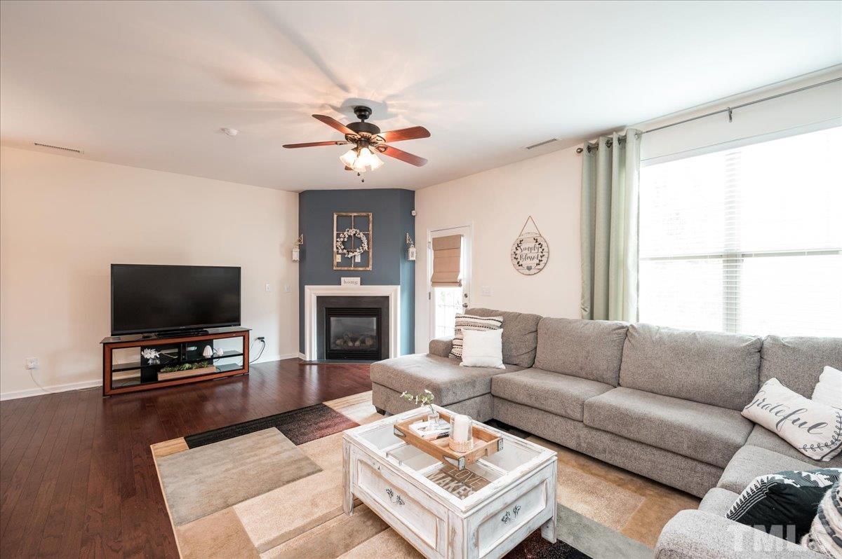 8318 Niayah Way Raleigh, NC 27612 - Photo 10 of 25 Gallery Image 10