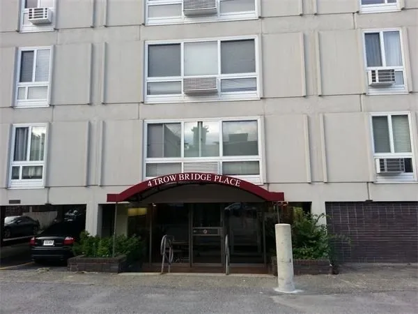 $2,300 | 4 Trowbridge Place, Unit 3B, Cambridge, MA 02138