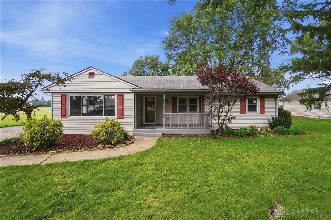 8251 Arlington Road Brookville, OH 45309 - Photo 2 of 29