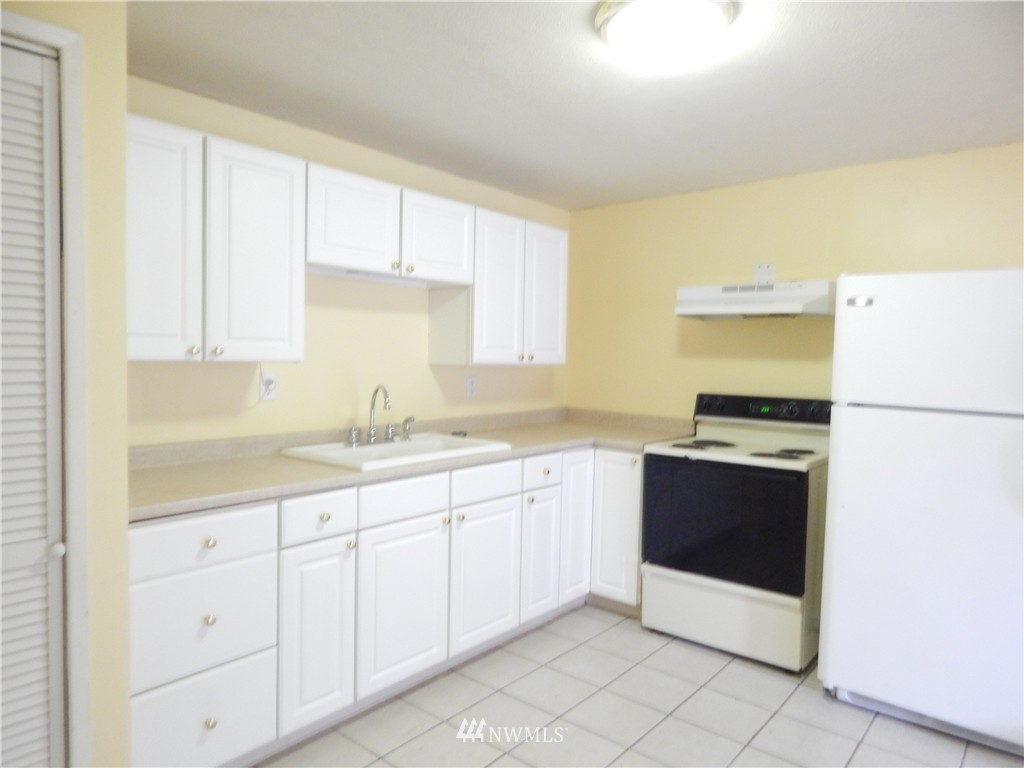 3220 Ridgeview Drive Northeast Bremerton, WA 98310 - Photo 15 of 25 Gallery Image 15