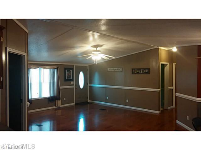 3165 New Cut Road Lexington, NC 27292 - Photo 4 of 16 Living Room.